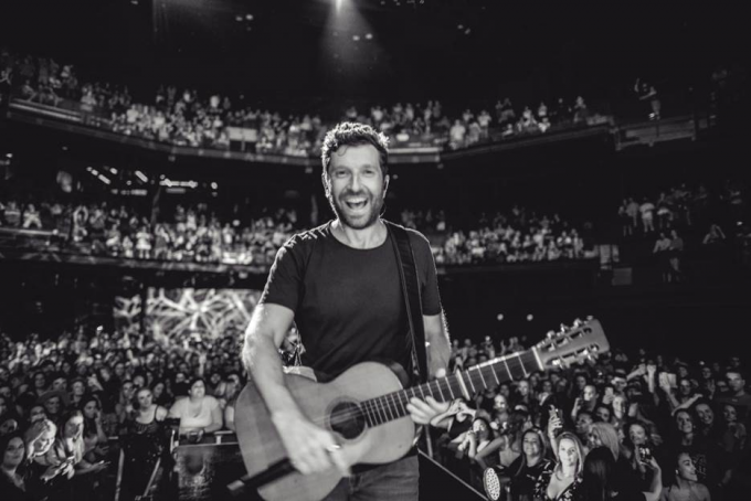 Brett Eldredge at Cal Coast Credit Union Air Theatre